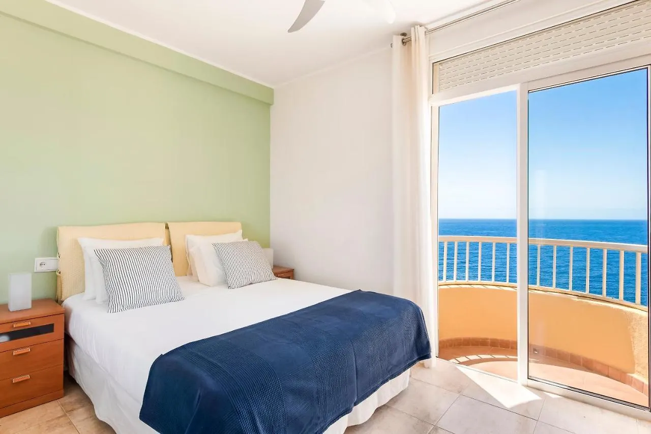 Beachfront Triplex With Swimming Pool & Parking Radazul