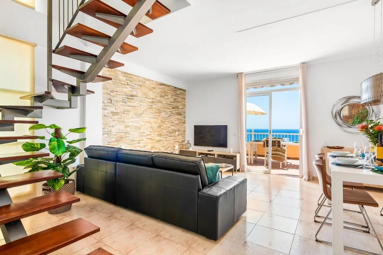 Beachfront Triplex With Swimming Pool & Parking Radazul Apartment