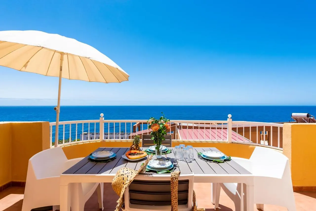 Beachfront Triplex With Swimming Pool & Parking Radazul