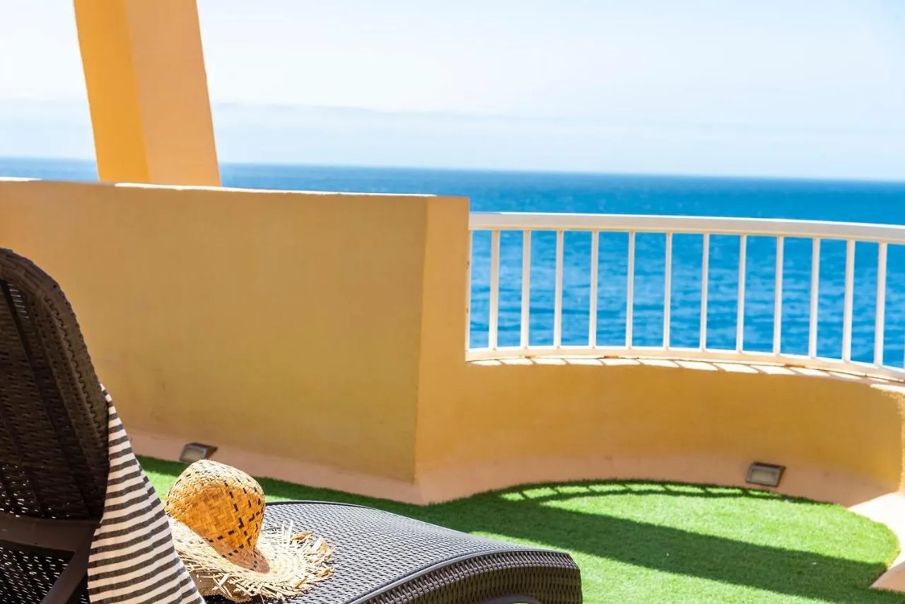 Beachfront Triplex With Swimming Pool & Parking Radazul Apartment