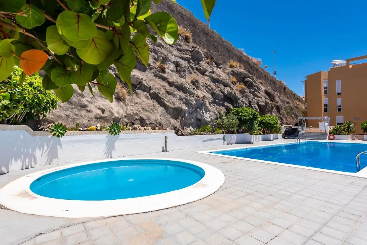 Beachfront Triplex With Swimming Pool & Parking Radazul 0*,