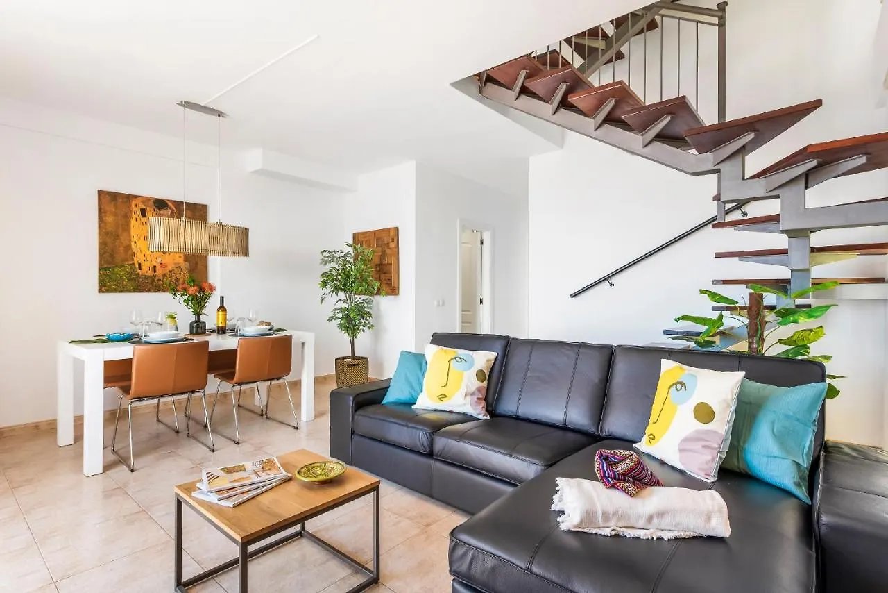 Apartment Beachfront Triplex With Swimming Pool & Parking Radazul