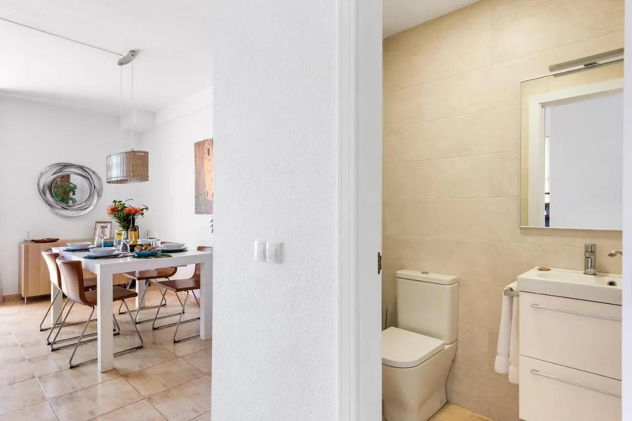 Beachfront Triplex With Swimming Pool & Parking Radazul