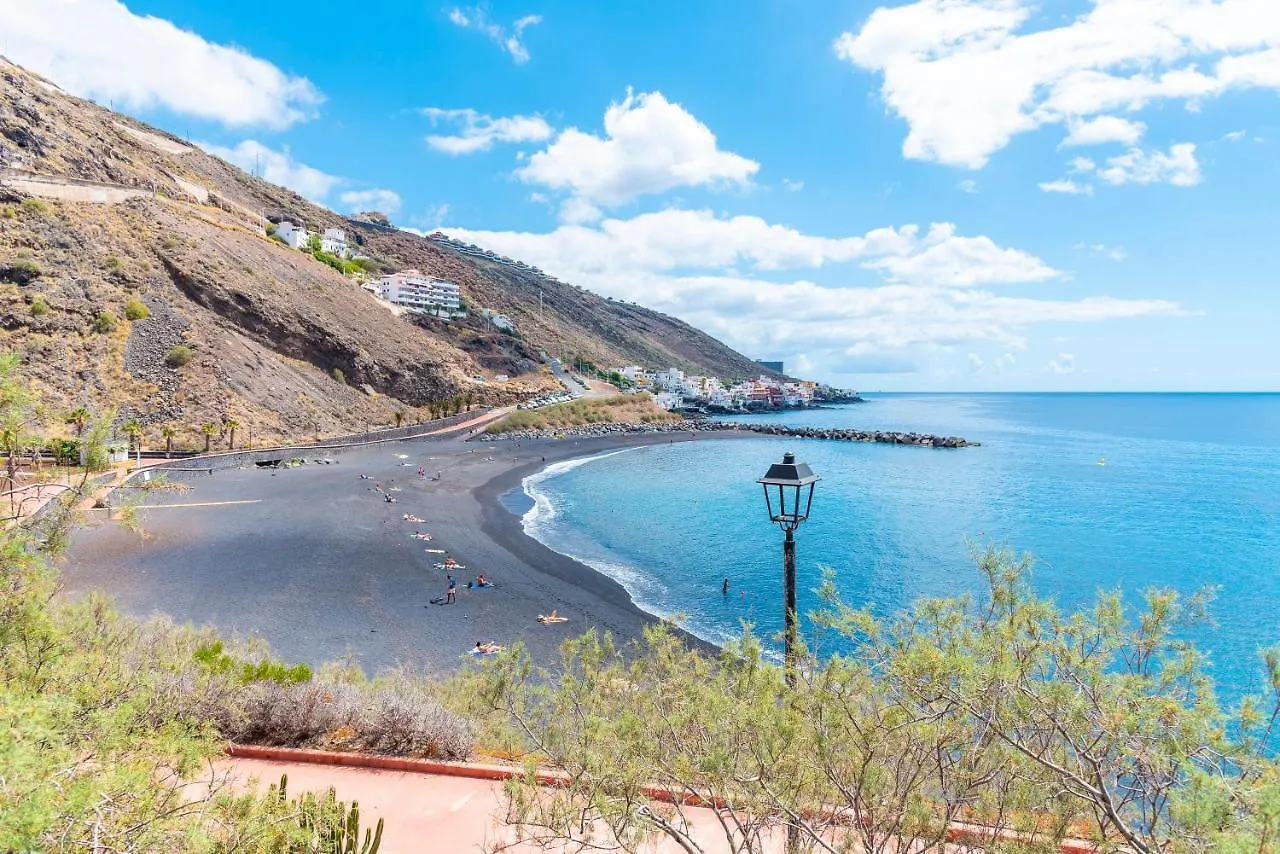 Beachfront Triplex With Swimming Pool & Parking Radazul Apartment
